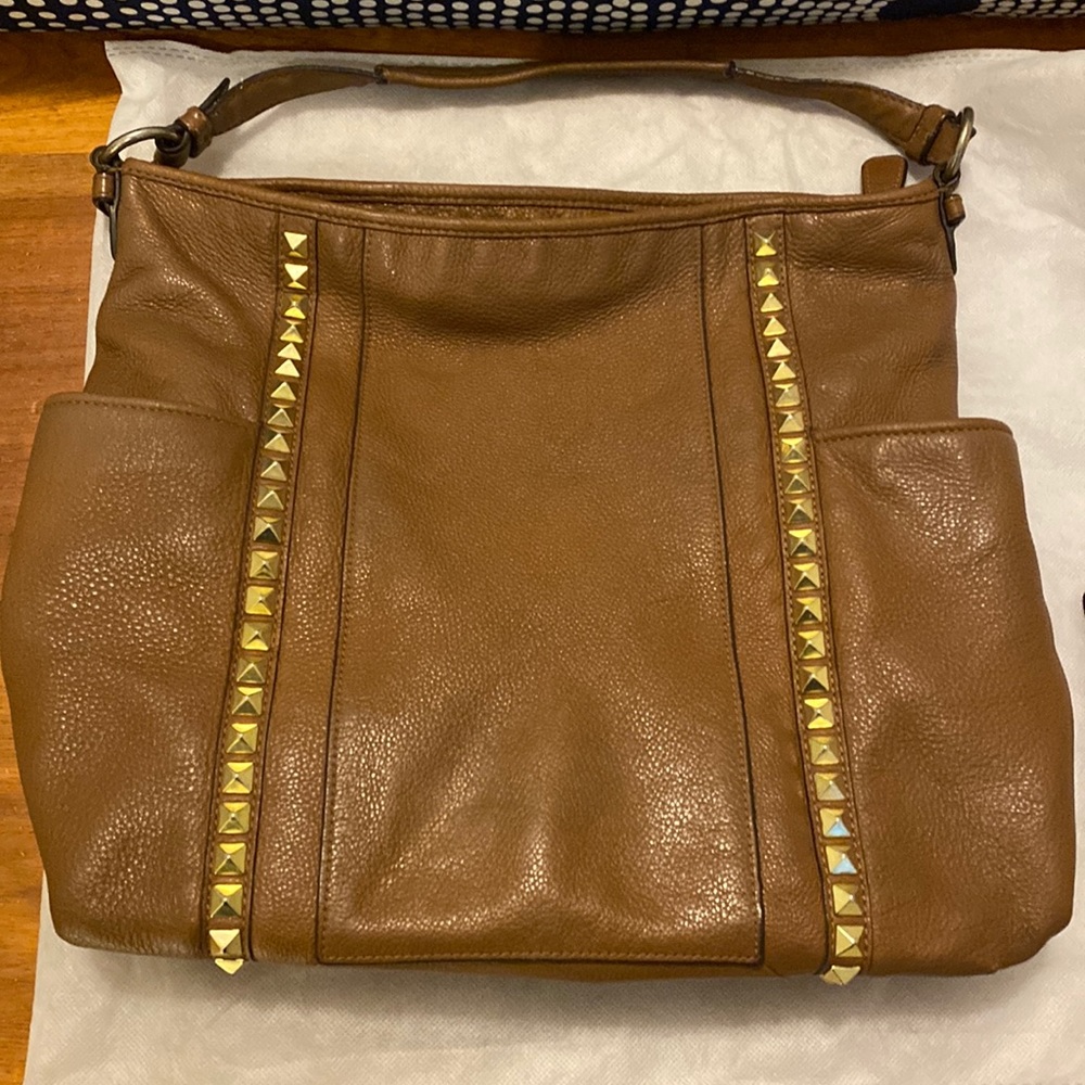 Leather bag in dark tan, shoulder